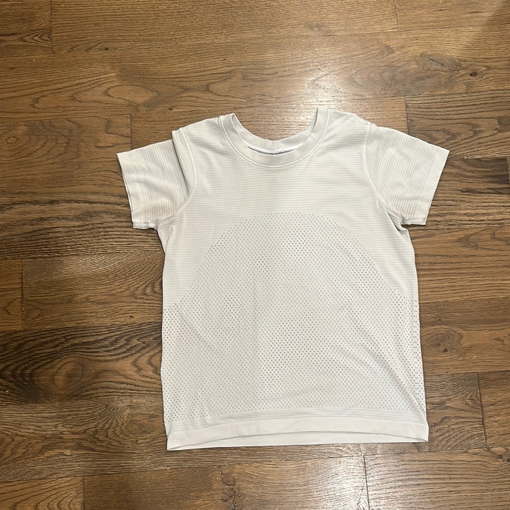 Lululemon Athletica White Short Sleeve Tee